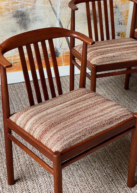 4 dining chairs