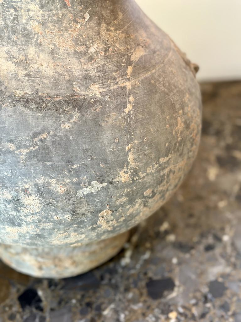 Han dynasty vase lamp